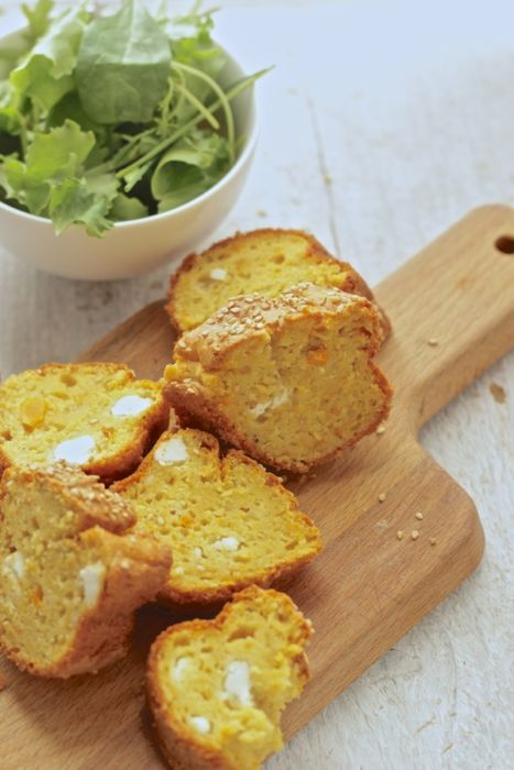 Ciambella salata con ceci verdure e formaggi