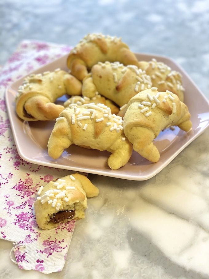 cornetti allo yogurt con nutella