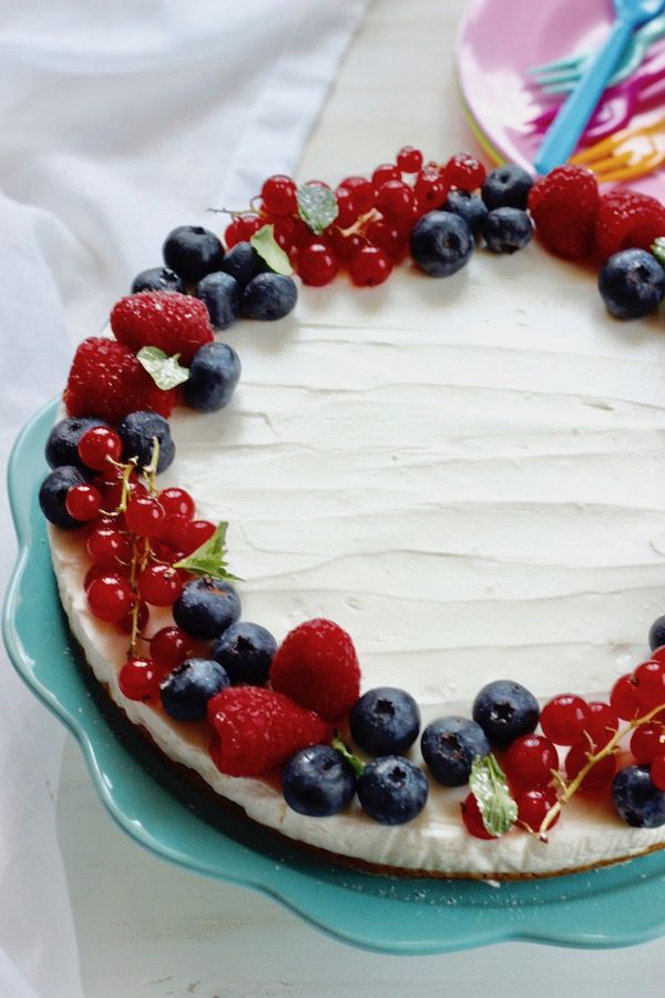 cheese cake allo yogurt con frutti di bosco