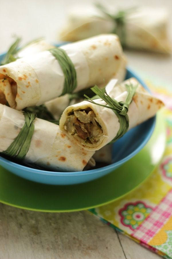 Mini tortillas con melanzane al pesto e ricotta salata