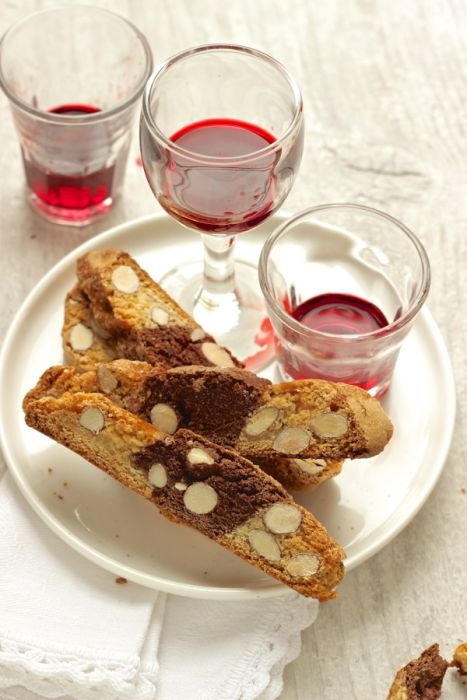 Biscotti alle mandorle bicolori