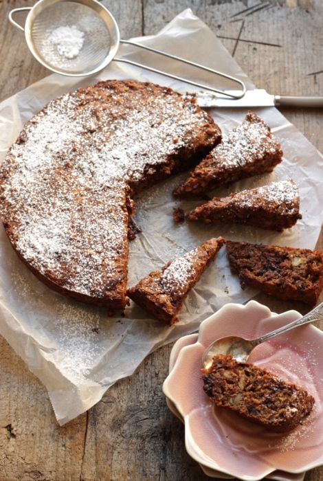 Torta integrale con frutta secca e cioccolato fondente