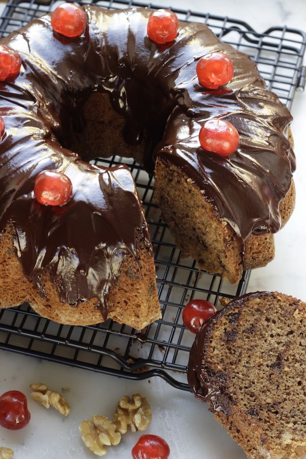 Torta golosa alle noci e cioccolata