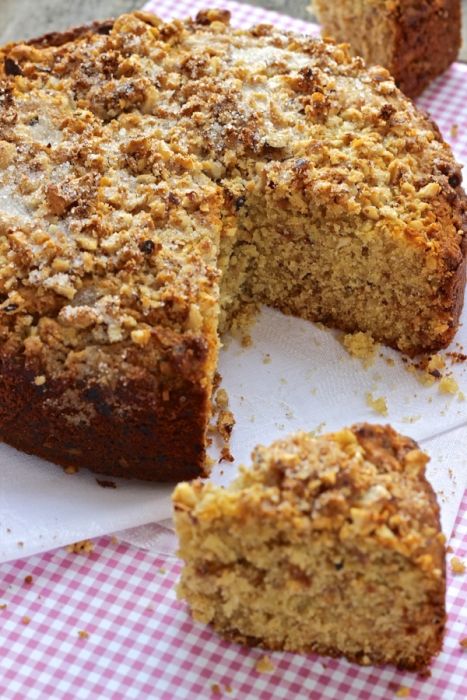 Torta alle nocciole con mele olio e poco zucchero