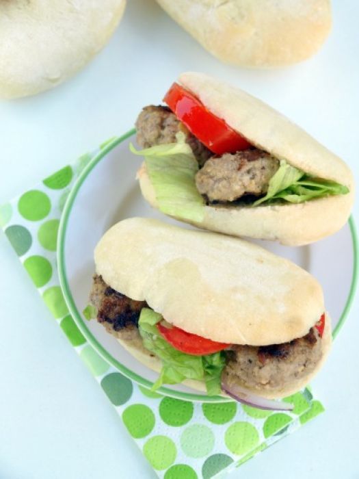 panino con polpette di carne e cecipn