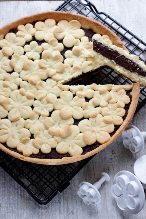 Crostata all’olio con biscotto amarena