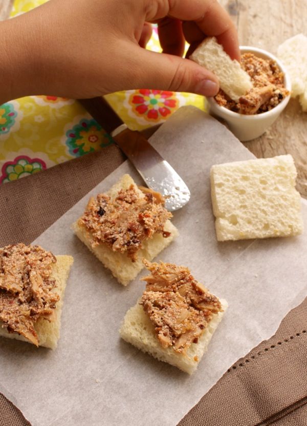 salsa alla ricotta con tonno e pomodorini secchi