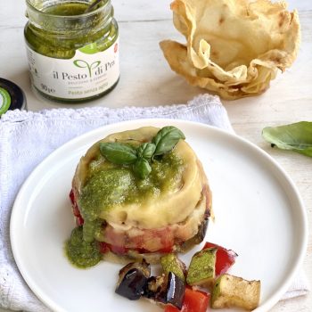Sformatino croccante di pane carasau con Pesto di Pra’ e verdure estive