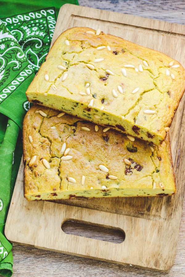 Focaccia con pesto al basilico e pomodorini secchi Tempo di cottura