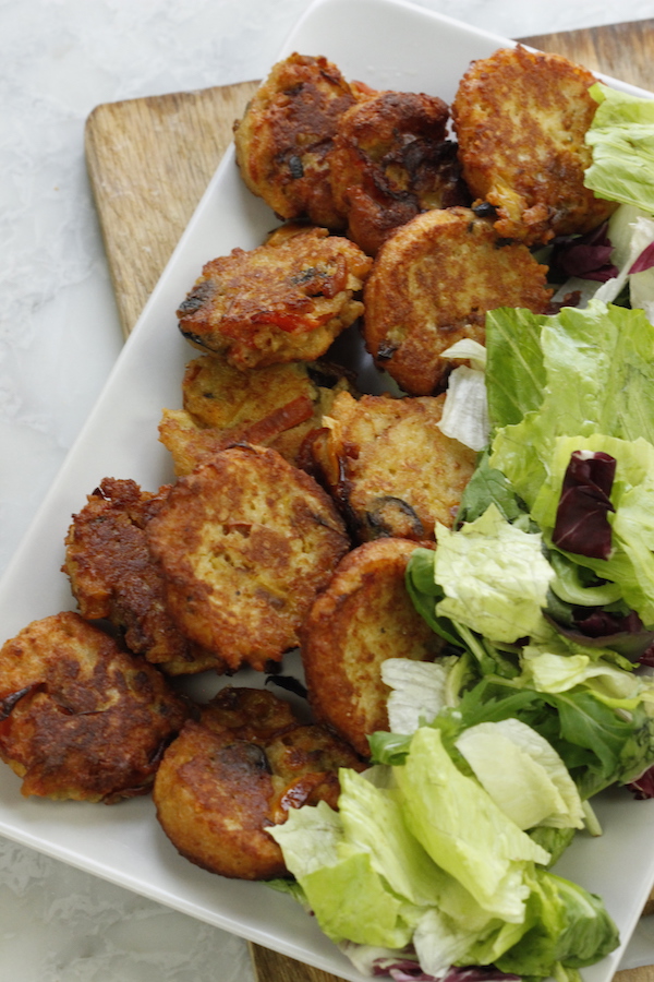 FRITELLINE ALLA PIASTRA DI PANE RAFFERMO E VERDURE AVANZATEAlimentazione  Consapevole