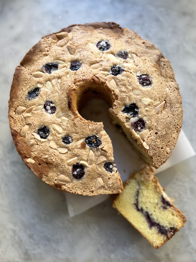 Ricetta della ciambella tè matcha e mirtilli