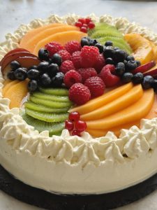 Torta alla frutta fresca con crema senza cottura