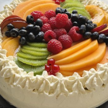 Torta alla frutta fresca con crema senza cottura