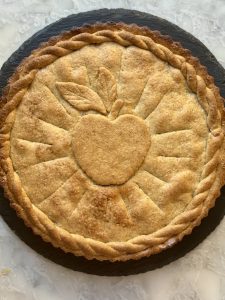 Torta rustica alle mele con noci e mirtilli