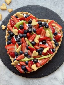 Crostata alla frutta con crema al latte