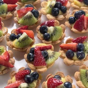 Tartellette alla crema con frutta fresca tartellette alla.crema con frutta fresca