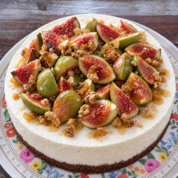 Cheesecake senza cottura fichi noci e miele Cheesecake senza cottura fichi noci e miele