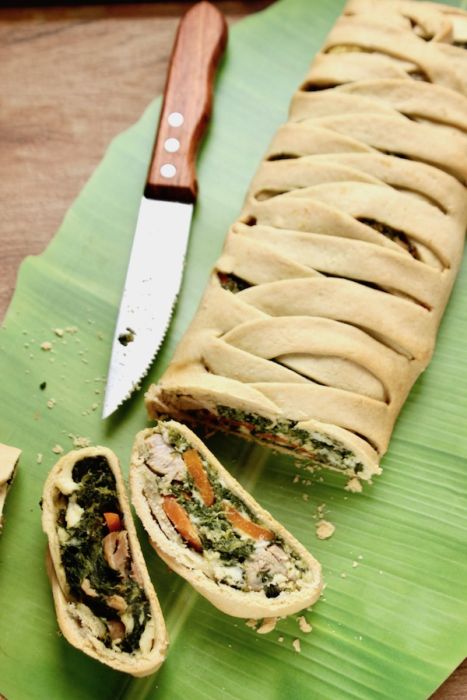 torta salata con avanzi di carne e verdure
